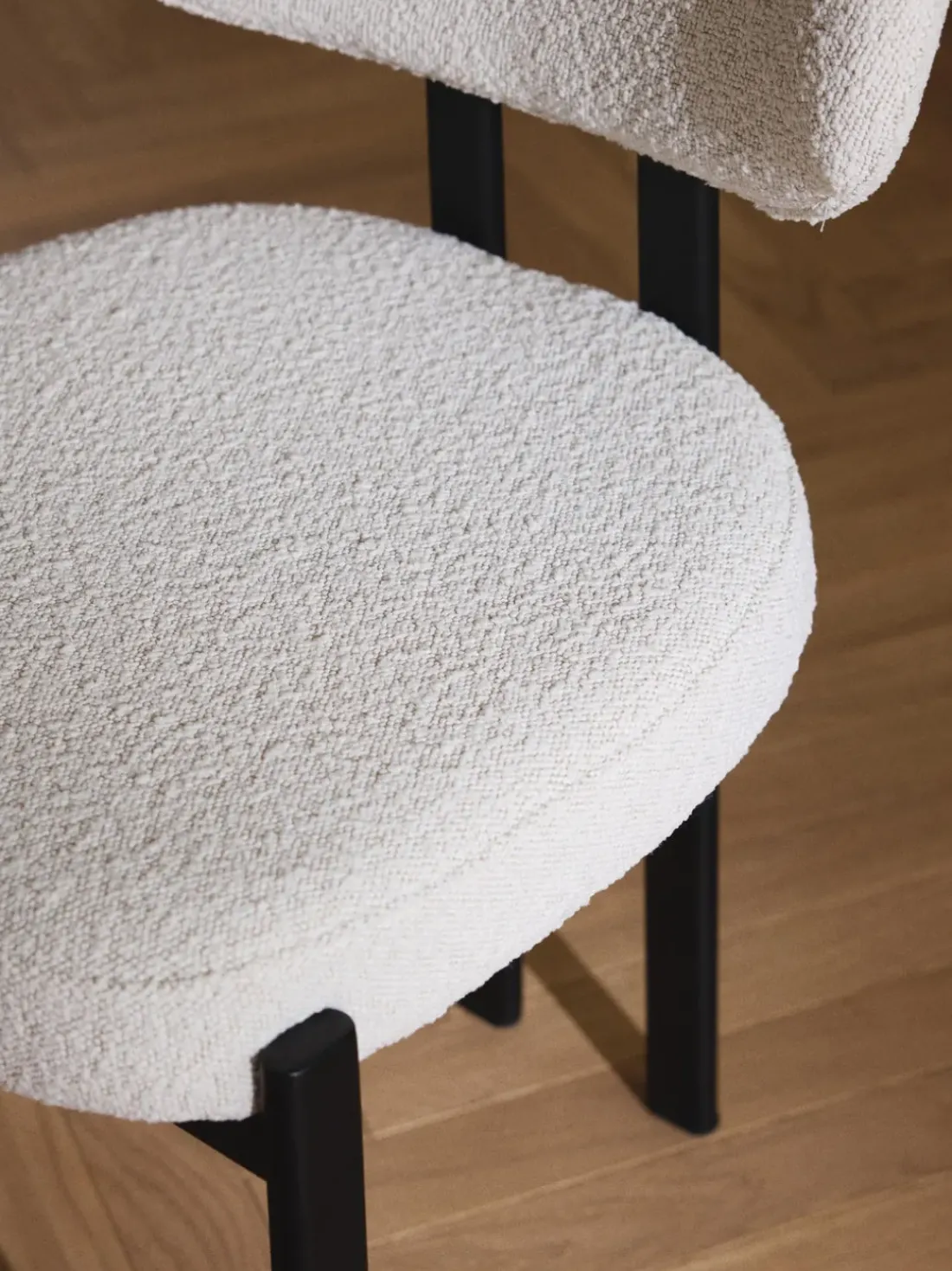 Silla tapizada en tejido bouclé Adrien