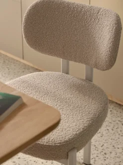 Silla tapizada en tejido bouclé Adrien