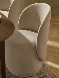 Silla tapizada en terciopelo Zeyno