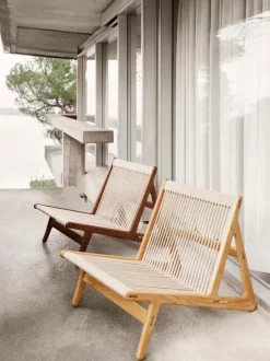 Sillón artesanal de madera de nogal con cojín de asiento MR01 Initial