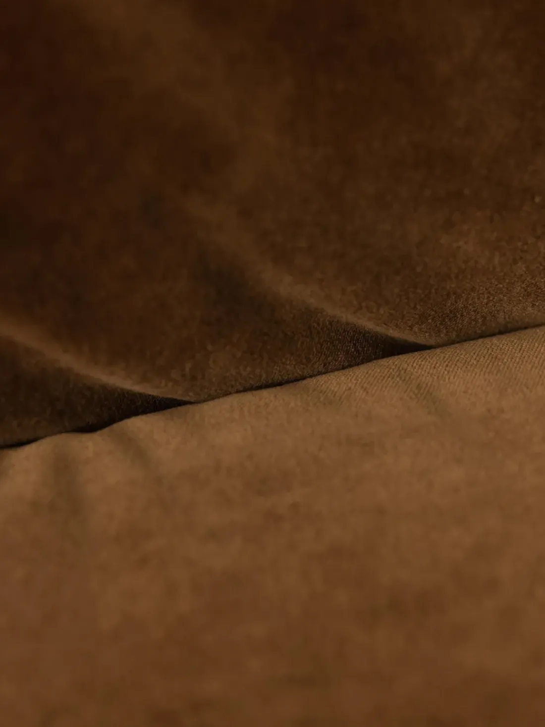 Sillón artesanal de terciopelo Arc