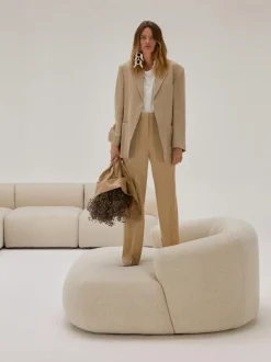 Sillón lounge grande en tejido bouclé Sofia