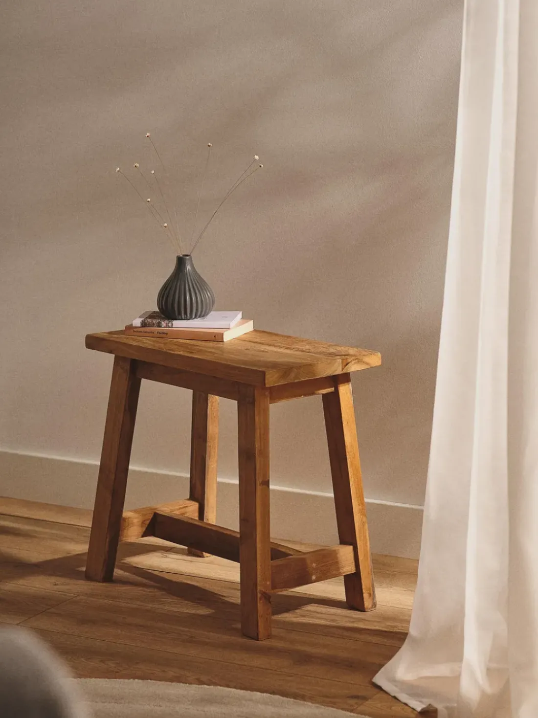 Taburete de madera de teca Lawas