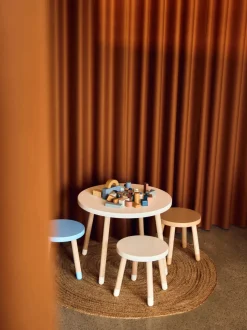Taburete infantil de madera Dots