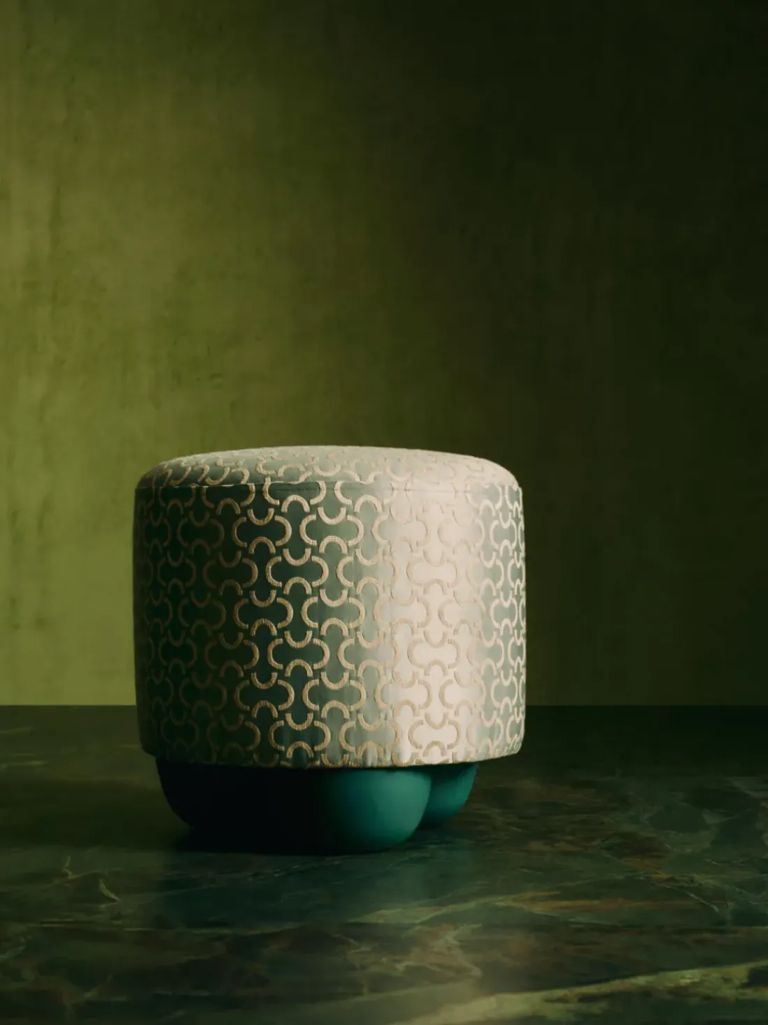 Taburete tapizado de diseño DEDAR Milano x Westwing Lino