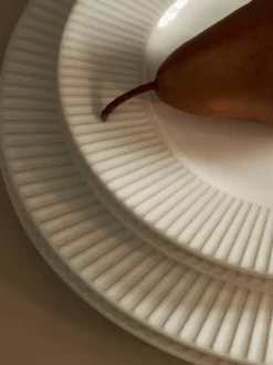 Vajilla de porcelana Goya, 4 comensales (12 pzas.)