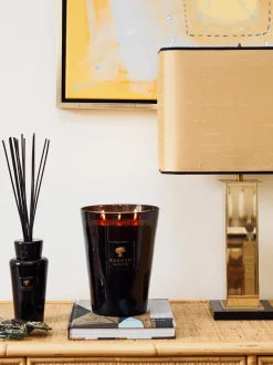 Vela perfumada de cinco mechas Prestigieuses (cuero, secuoya, ámbar)