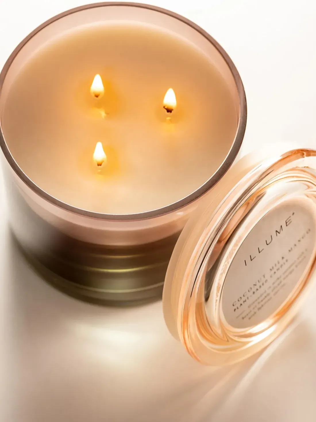 Vela perfumada de tres mechas Statement (coco, mango y vainilla de Tahití)