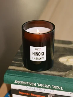Vela perfumada Hinoki (cítricos, pimienta negra)