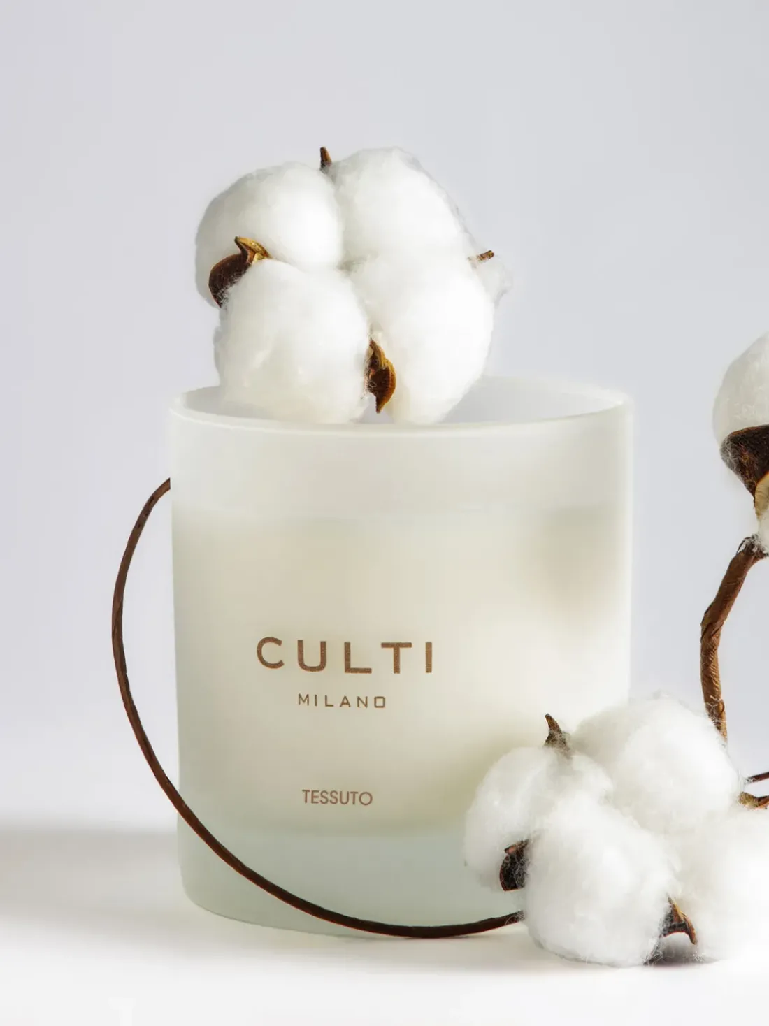 Vela perfumada Tessuto (hojas de cassis, flores de algodón, jazmín, almizcle blanco)